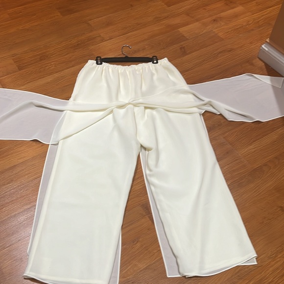 Ladies three-piece suit - Picture 5 of 13